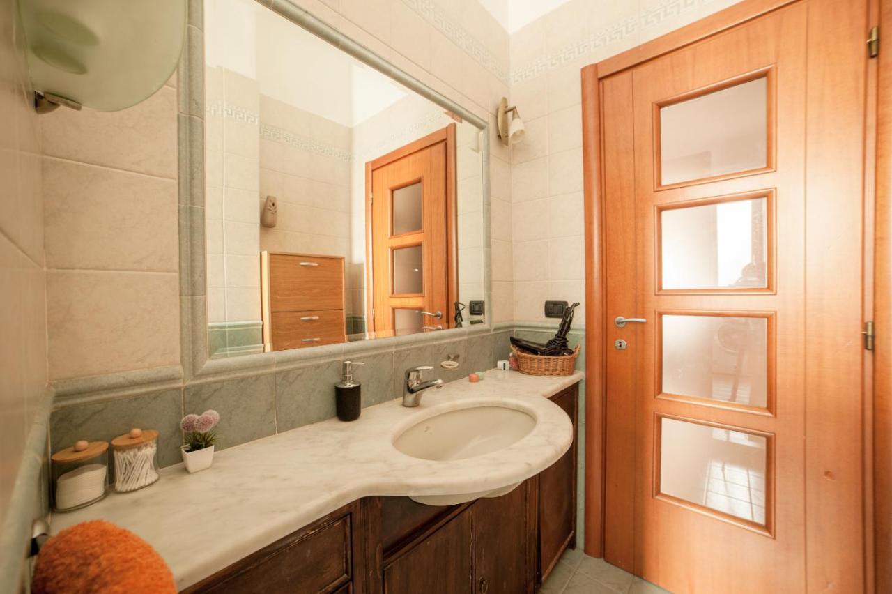 Cozy Family Home: Shared Apartment Near City Center Turin Exterior photo